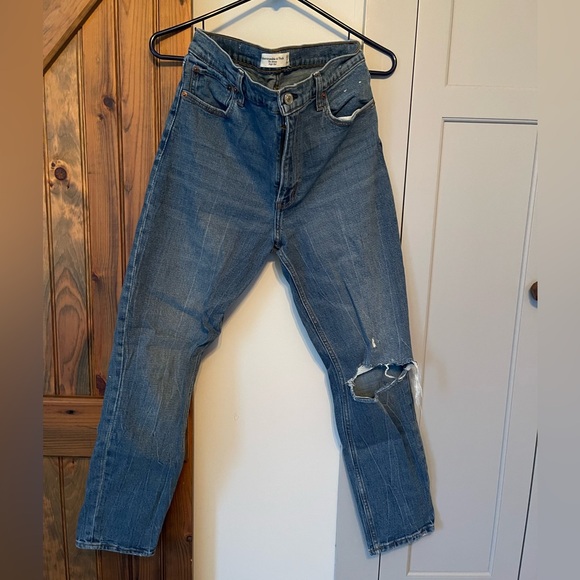 Abercrombie Womens high rise destroyed jeans - Picture 1 of 5